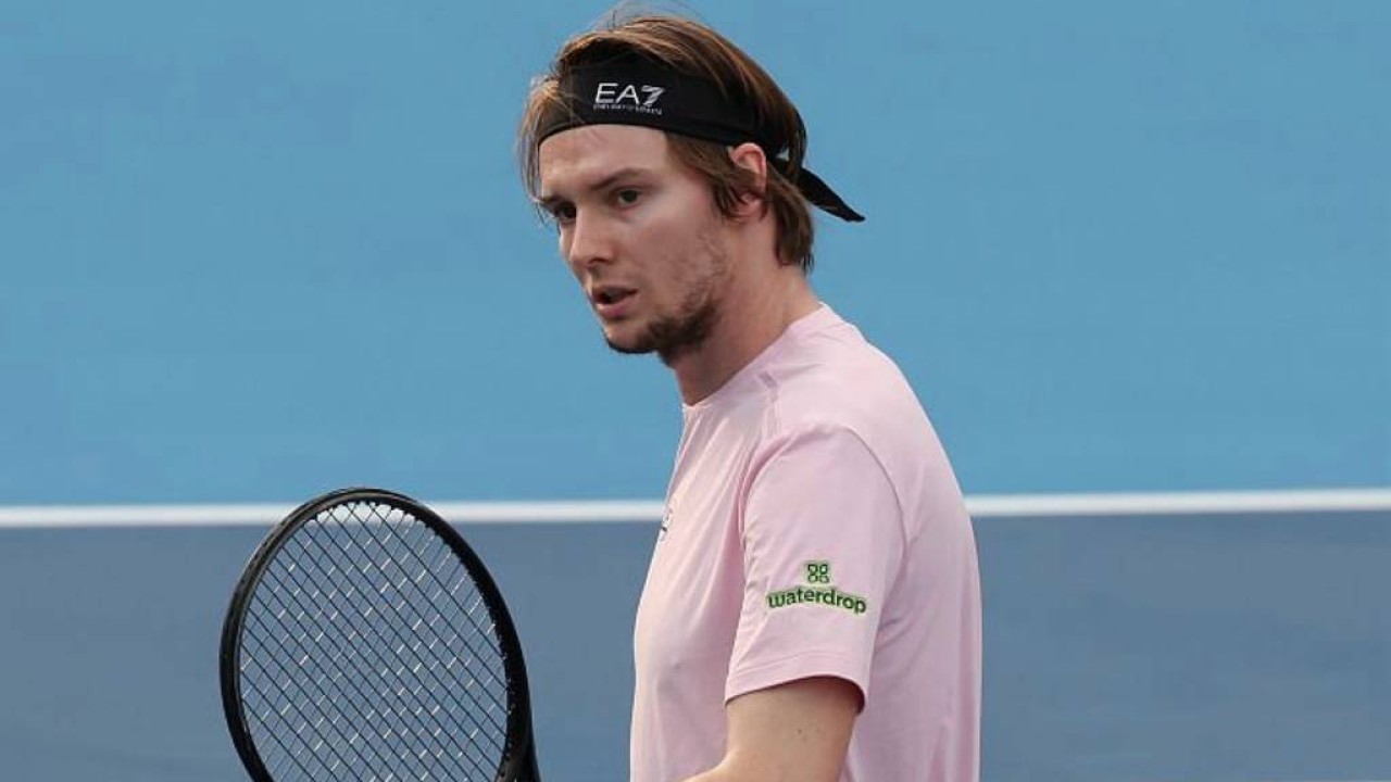 Бублик прошел старт одиночки ивента ATP 500 в Австрии
