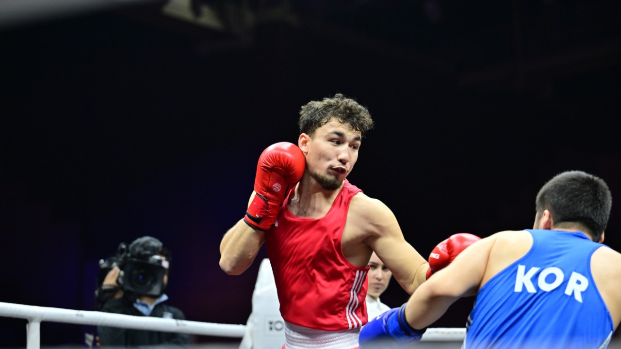 Бегалиев гарантировал Казахстану медаль финального этапа КМ по боксу