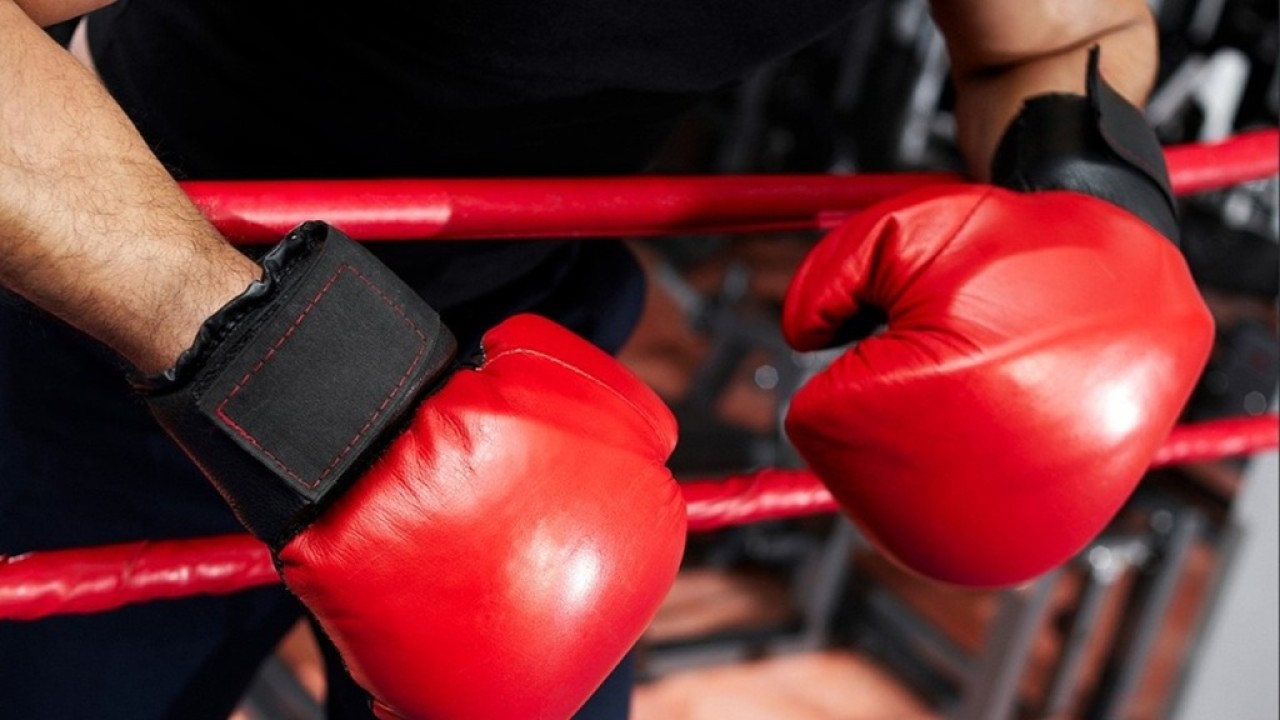 Узбекский боксер не пустил казахстанца в полуфинал топ-турнира от World Boxing