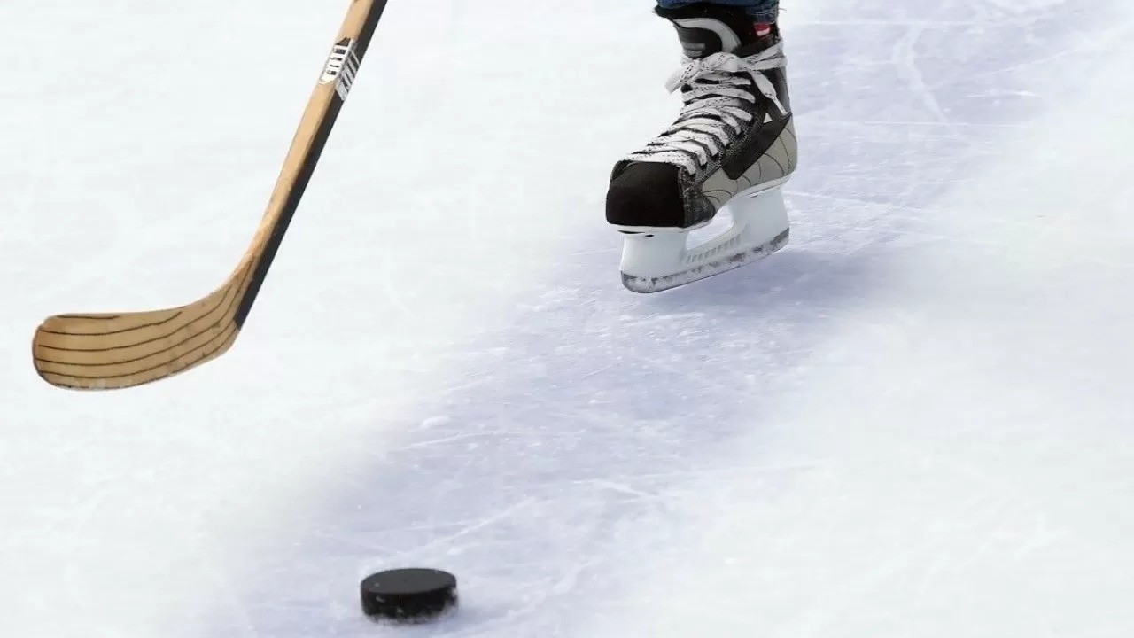 "Барыс" разгромно уступил клубу Михайлиса и Орехова в КХЛ