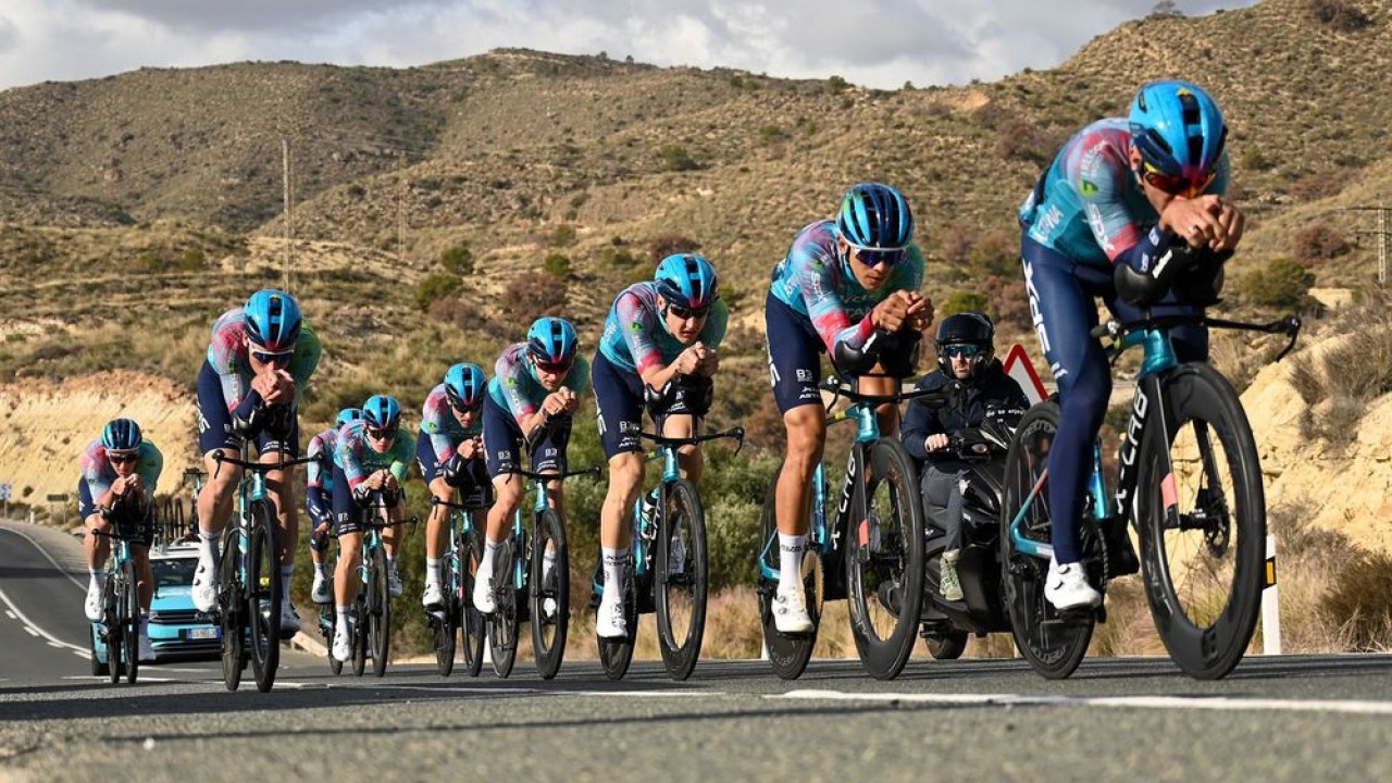 Винокуров рассчитывает на успех казахстанцев из XDS Astana Team на Азиаде