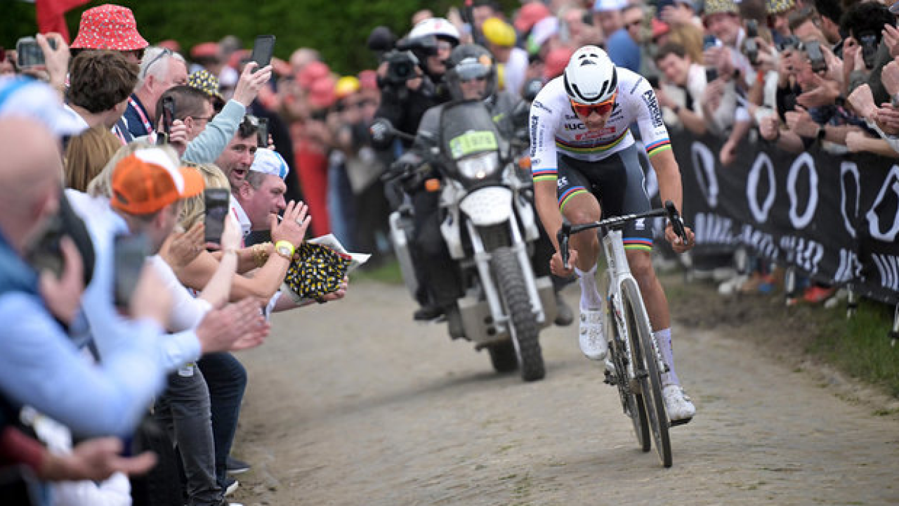 Матье ван дер Пул отпраздновал шестую победу подряд в сезоне велоспорта
